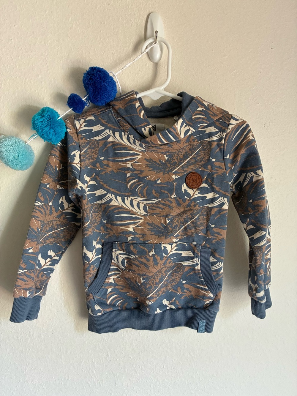 Kids Blue & Brown Feather Print Hoodie Sweatshirt